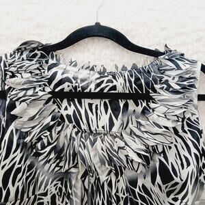 Blouse Size M Romantic Chic Soft Girl Y2K Revival Bold Whimsycore Flutter Leaf